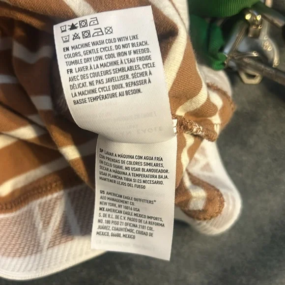 American Eagle Cropped Tank Top - Picture 5 of 5